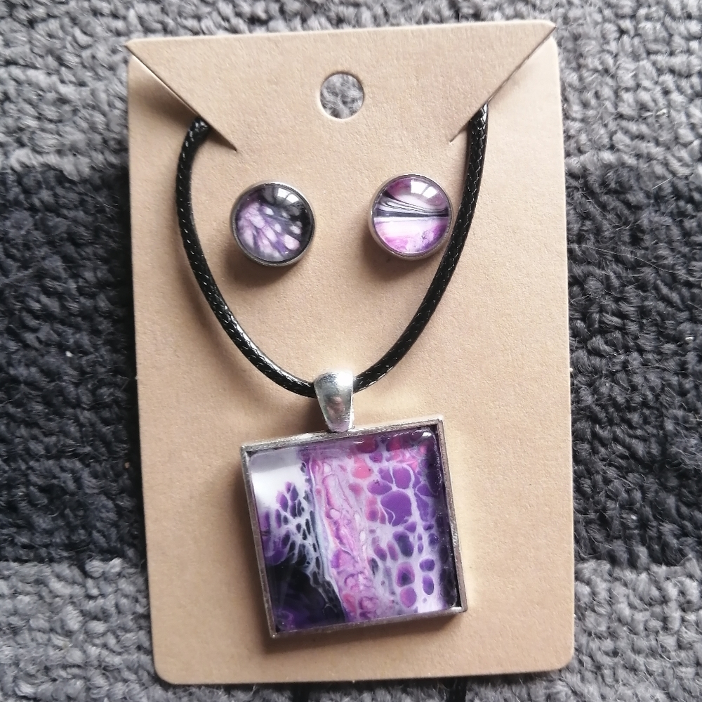 ✨Earrings and Necklace set✨